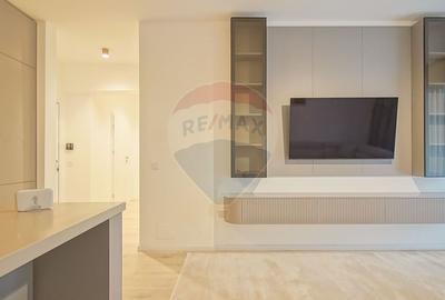 Apartament cu 3 camere semidecomandat, mobilat în Tractorul - 5