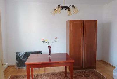 Casa de vanzare cu etaj in zona Lazaret (doua corpuri de cladiri) - 2