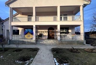 Casă individuală cu 6 camere în Ciritei