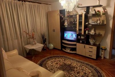 Apartament cu 2 camere semidecomandat în Republicii
