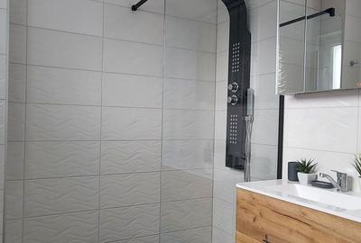 Apartament cu 3 camere semidecomandat în Central - 1