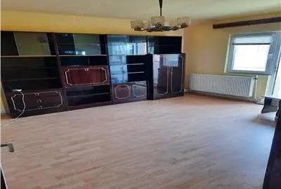 Inchiriere apartament 3 camere decomandat in zona 1 Decembrie (fostul Lenin), etaj 3 4, 80 mp - 6