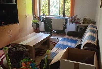 Vand apartament cu 3 camere in Zona Soarelui, et.2, suprafata utila 70 mp. - 1