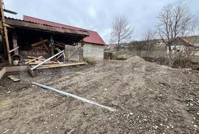 Casă cu 4 camere cu Teren 500 Mp în Central - 2