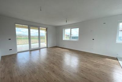 Casă individuală cu 4 camere cu Teren 423 Mp în Micești - 2