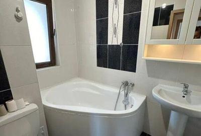 Apartament cu 3 camere decomandat în Berceni