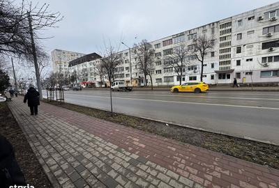 Apartament cu 3 camere semidecomandat în Podu Roș - 12