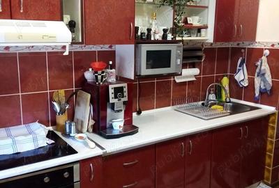 Apartament cu 3 camere decomandat în Govândari