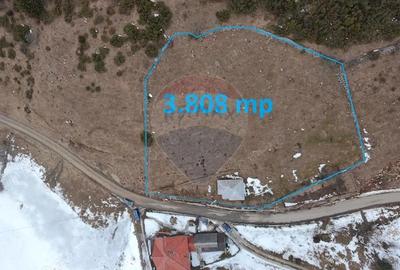 Casă cu Teren 3808 Mp în Fundata - 5