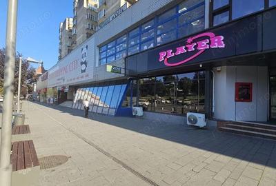 Spațiu comercial, de 289 mp, în Central - 3