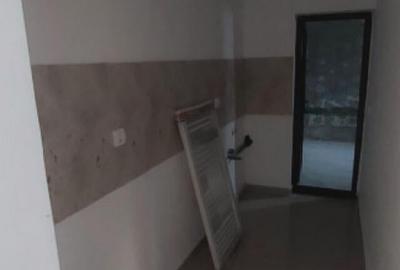 Casă cu 5 camere cu Teren 220 Mp în Brătianu - 3