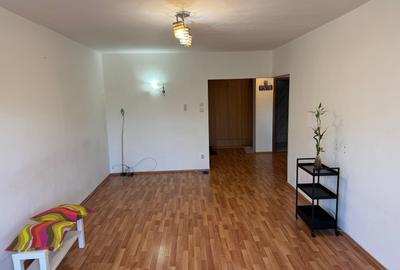 Apartament cu 3 camere decomandat în Lacul Tei - 2