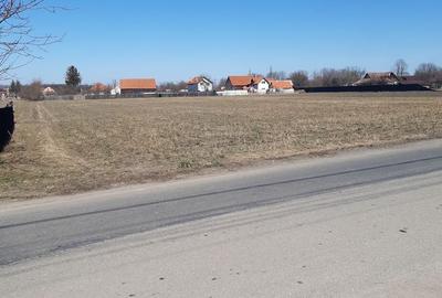 Teren de 2325 mp, în Central - 4