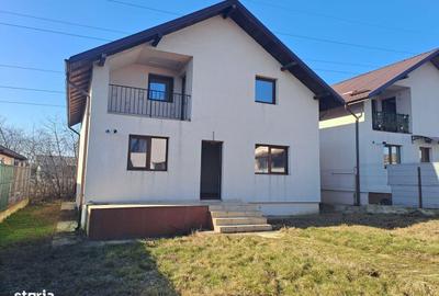 Casă cu 4 camere în Central