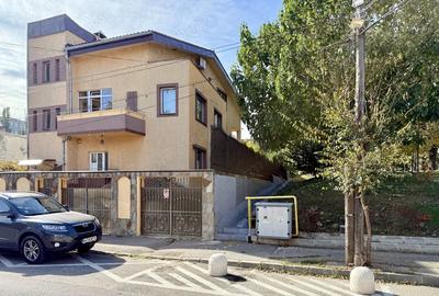 Casa practica, cu curte ?i parcare, in zona centrala - Parcul Carol - 20