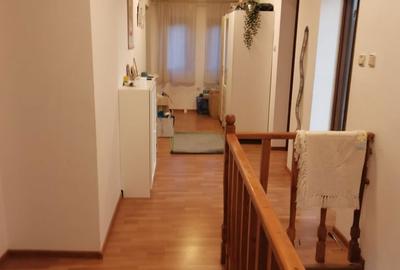 Casă cu 5 camere cu Teren 1000 Mp în Aninoasa - 11