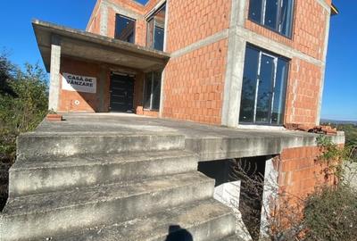 INVESTITIE! Casa 235 mp utili - 5 camere - garaj , Jucu de sus! - 1