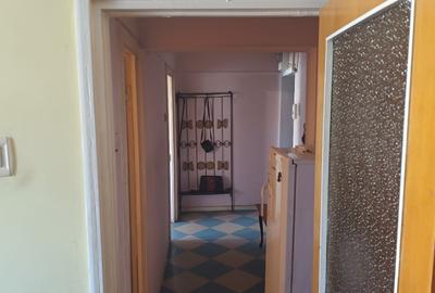 Apartament cu 4 camere semidecomandat, mobilat în Central - 4