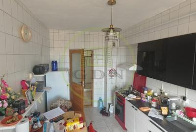 Apartament cu 3 camere decomandat, mobilat în Calea București - 9