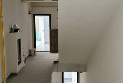 Apartament cu 6 camere decomandat în Hlincea - 2