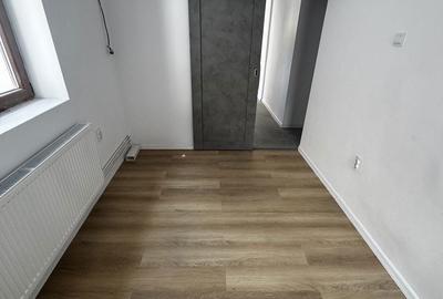 Casă cu 4 camere decomandat cu Teren 200 Mp în Central - 2