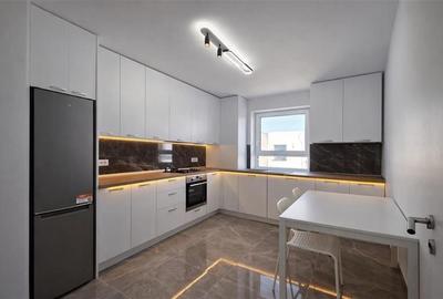 Apartament cu 3 camere decomandat în Tractorul - 2