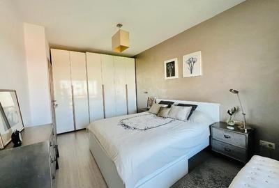 Rezidenta pe linie eleganta, living 25 mp,semineu,panouri fotovoltaice 3KW, cent - 5