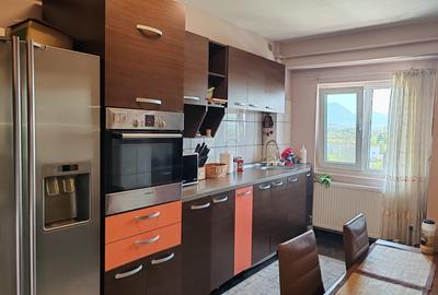 Apartament cu 4 camere decomandat, mobilat în Triaj - 1
