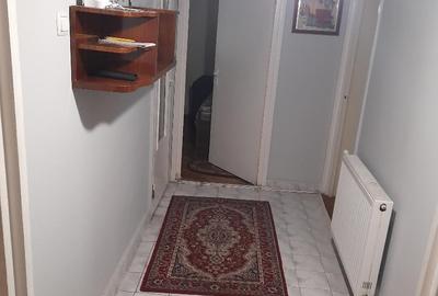 Apartament cu 3 camere decomandat în Progresul - 5