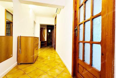 Apartament cu 3 camere decomandat, situat in Tiglina 1. - 5