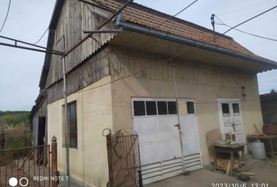 Casă cu 3 camere decomandat în Unirea - 1