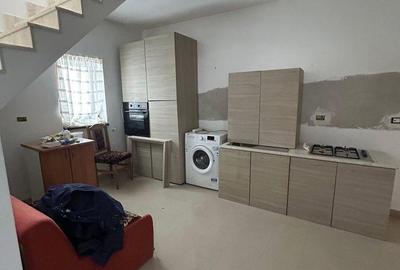 Casă cu Teren 1090 Mp în Central - 2