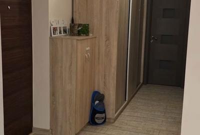 Apartament cu 3 camere decomandat în Lazaret - 2