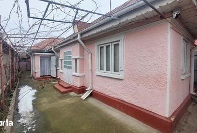 Casă cu 4 camere cu Teren 287 Mp în Central - 2