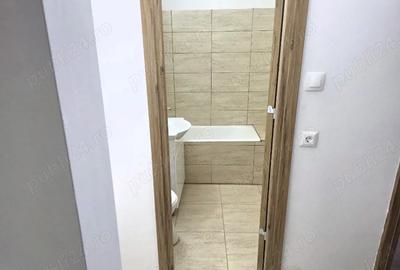 Apartament cu 3 camere decomandat în Eremia