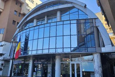 Spațiu comercial, de 130 mp, în Central - 6