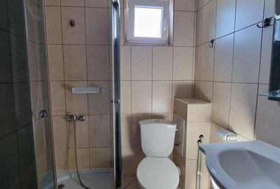 Casă cu Canalizare în Central - 11