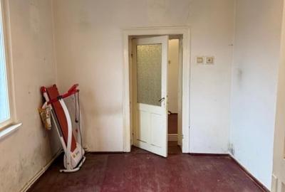 Casă individuală cu 3 camere cu Canalizare în CET - 2