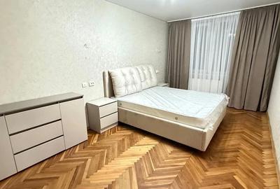 Apartament cu 2 camere decomandat în Drumul Taberei