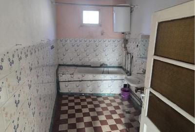 Casă cu 4 camere cu Teren 250 Mp în Central - 8