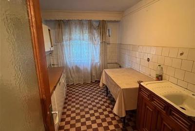 Apartament 4 camere, etaj 2/4, 86mp utili, zona Liceu Unirea/ Politie Apartament 4 camere, etaj 2/4, 86mp utili, zona Liceu Unirea/ Politie - 2