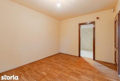 Casă cu Teren 566 Mp în Borș - 1