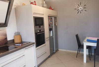 Casa/vila P+1+M , STEFANESTI, teren 749 mp, finisaje superioare, mobilata - 18