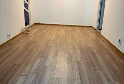 Spațiu comercial, de 57 mp, în Central - 8