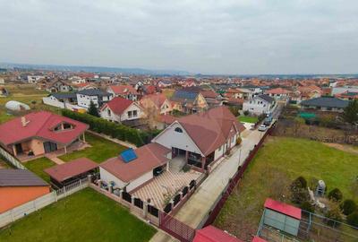Casa cu piscina ?i garaj de vanzare in Sanmartin, B... - 3