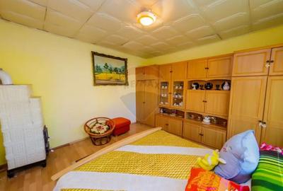 Casă cu 5 camere cu Teren 2490 Mp în Țicău - 17