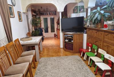 Vand in Gornesti casa cu 3 camere,dependinte, 1400 mp teren - 9
