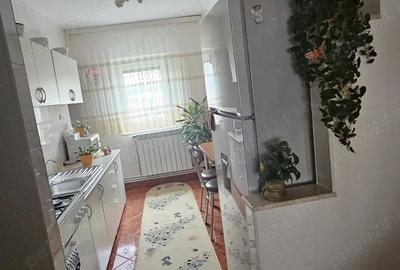 PF vand apartament 3 camere decomandate - zona SANITAS - 4