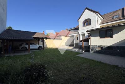 Casă individuală cu 7 camere cu Teren 380 Mp în Central - 2