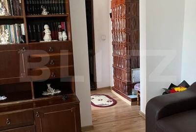 Apartament cu 3 camere semidecomandat în Central - 1